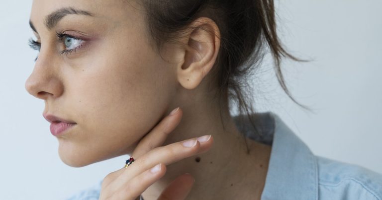 Cheekbones in Face Reading: Presence and Drive